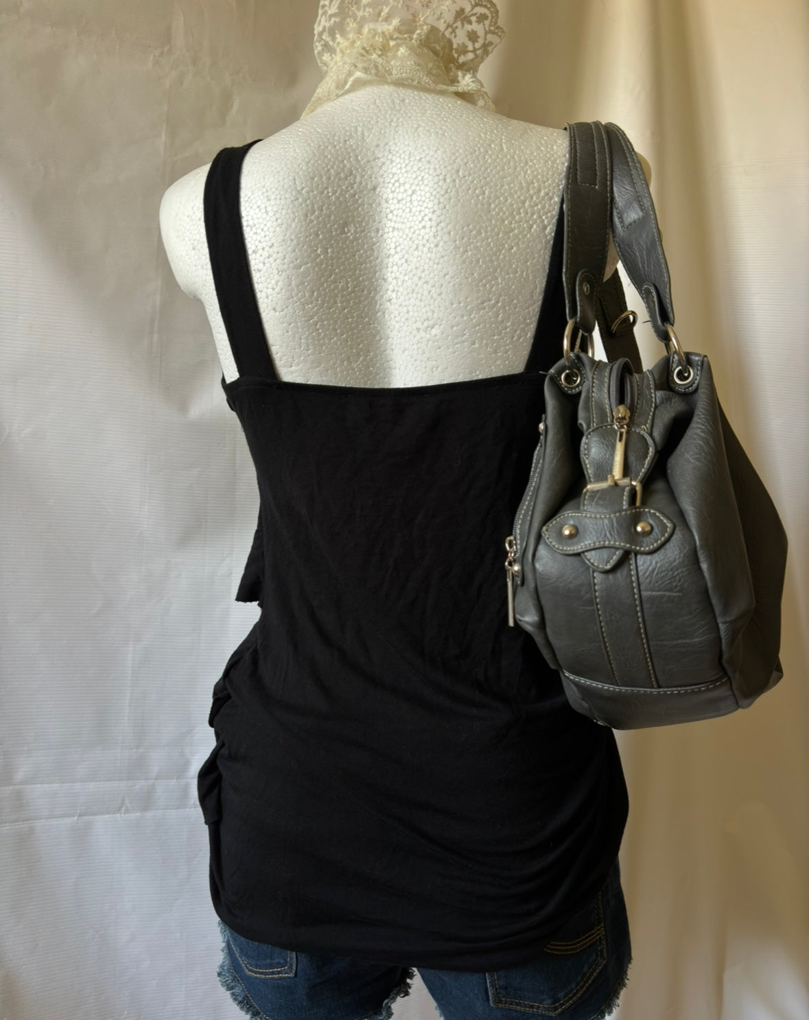 Czarny top vintage z cekinami i koronką – styl Ibiza 90s | Blind Date Women | r. 40/L