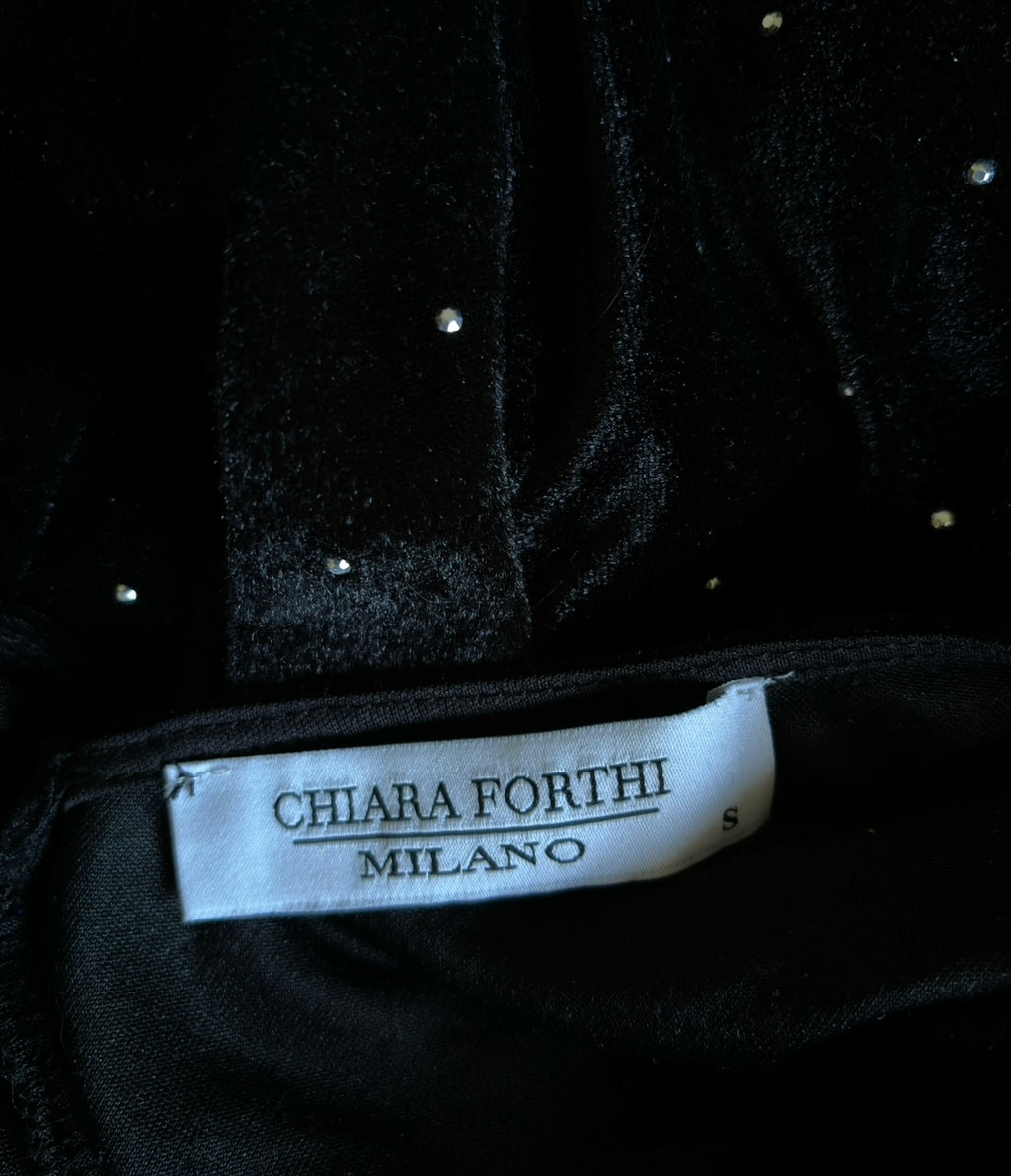 Chiara Forthi Milano – Czarny aksamitny top z kryształkami cekiny