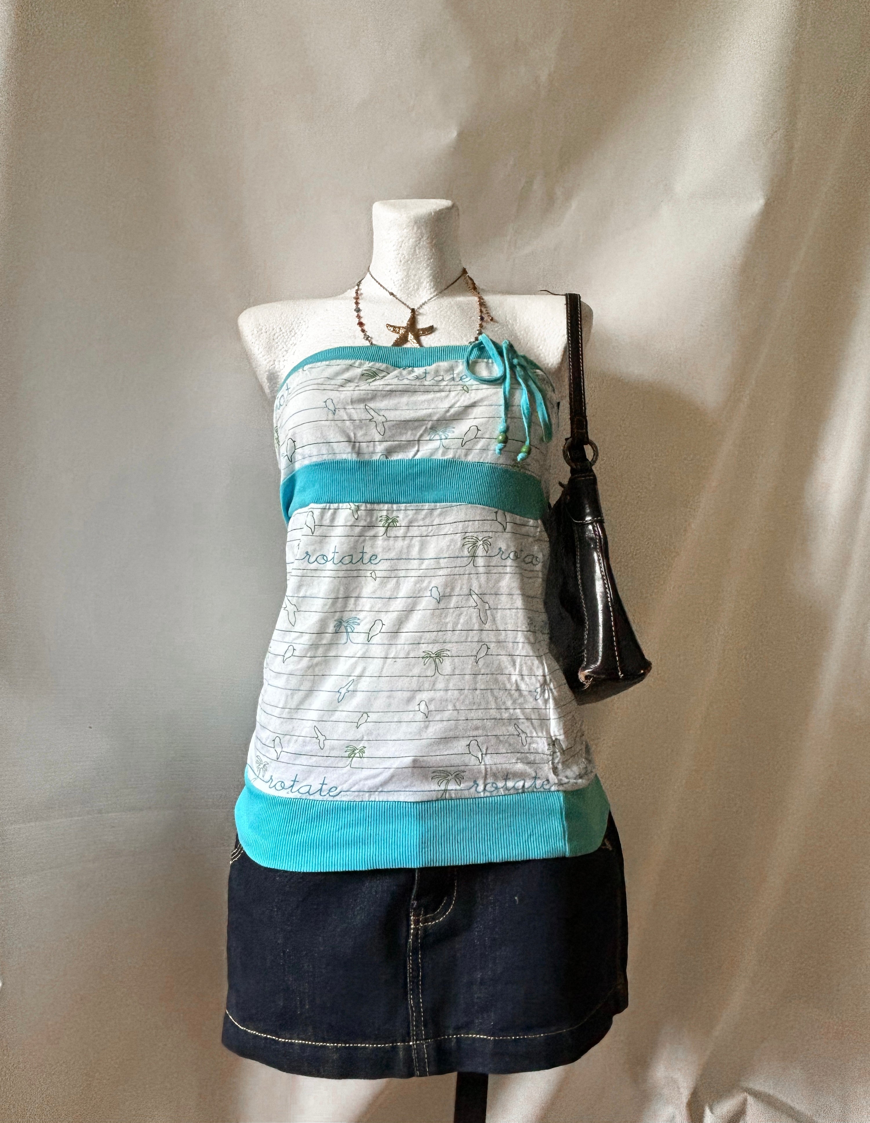 Rotate Sun Kissed Bandeau Top Y2K – biały z turkusem, rozmiar S